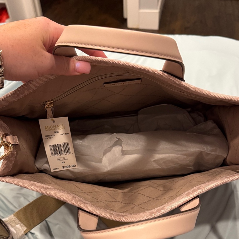 Michael Kors Soft Pink Monogram Large Gigi Tote *BRAND NEW* - Picture 2 of 6